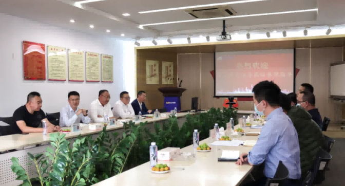 东莞市工信局与镇经发局领导莅临DB真人旗舰参观指导